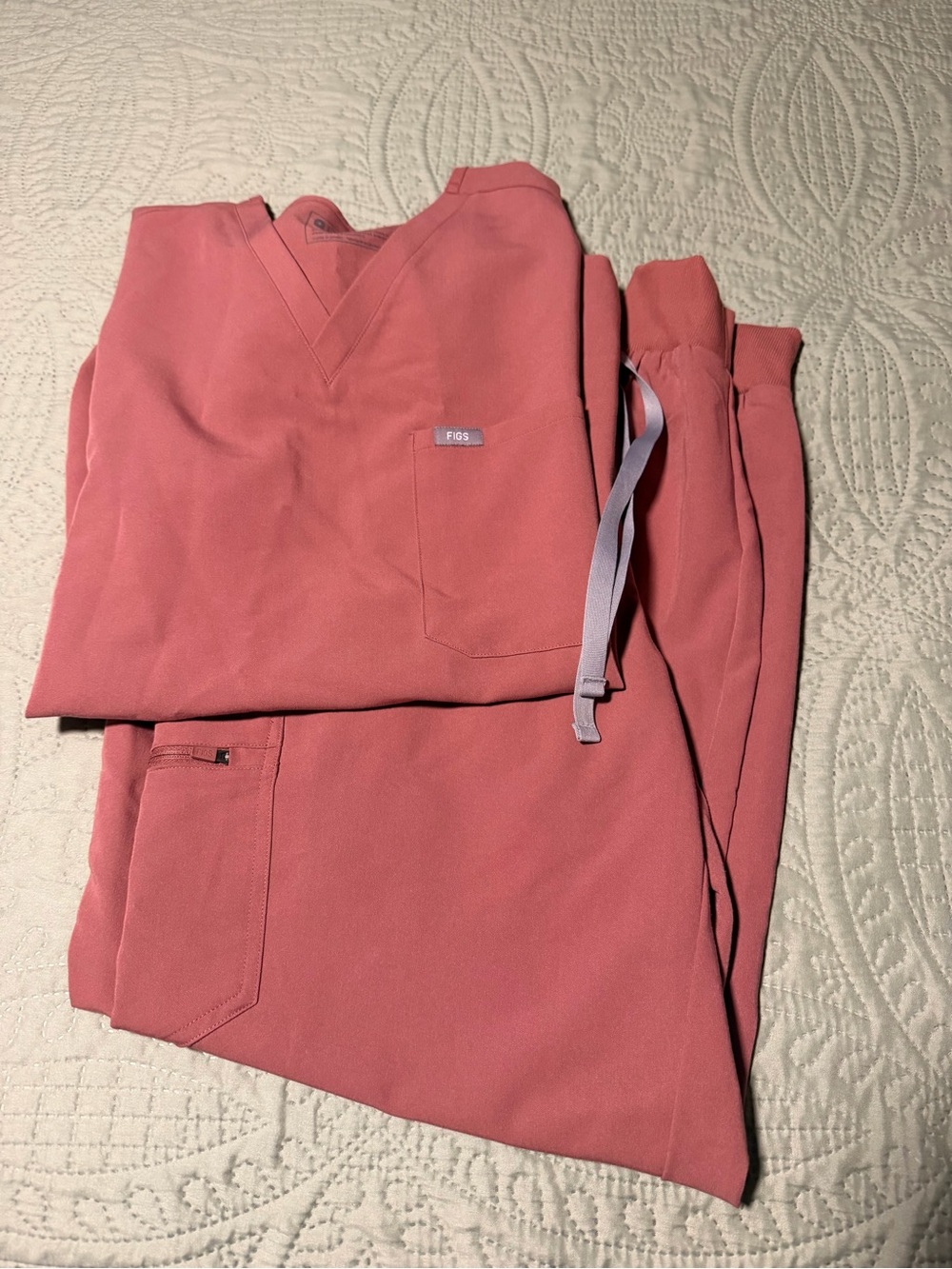 Figs Women's Jogger Scrub Set in Dusty Rose